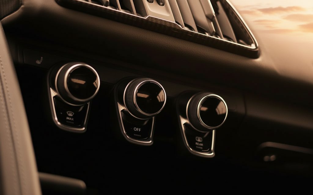 Audi R8 2022 interior view showing trim