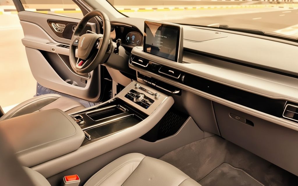 Lincoln Aviator 2020 interior view showing trim – rental in Dubai