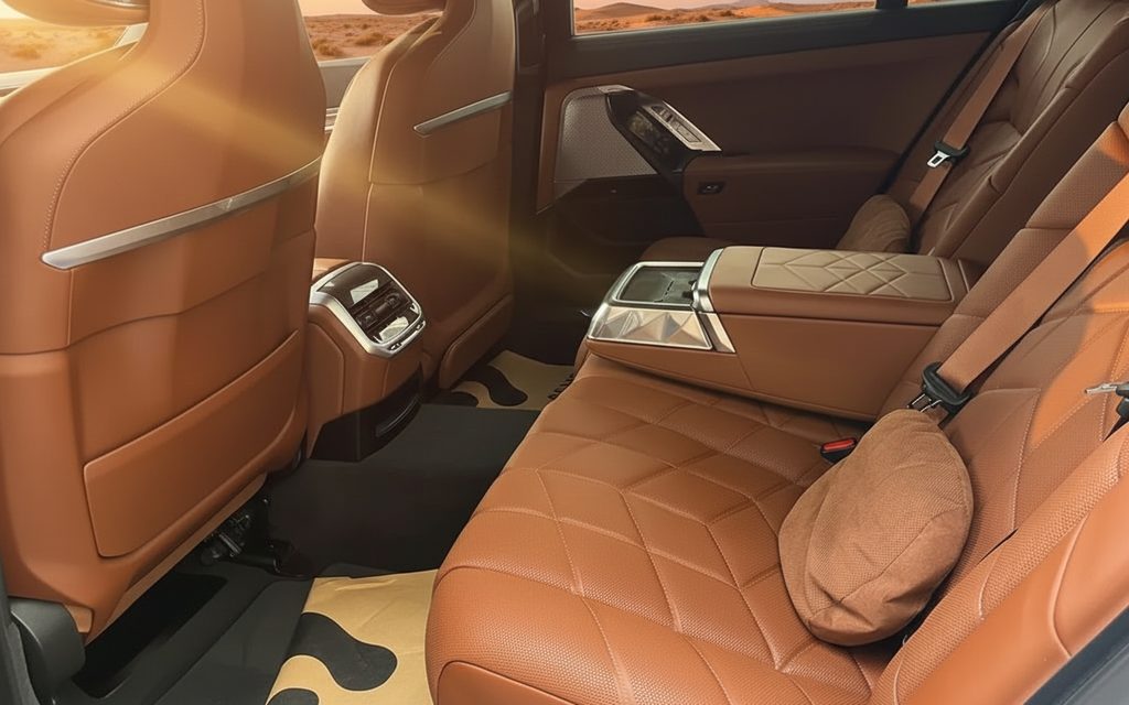 Bmw 735 2023 leather seats and cabin – rental in Dubai