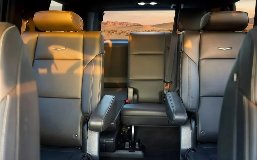 Cadillac Escalade 2022 leather seats and cabin – rental in Dubai