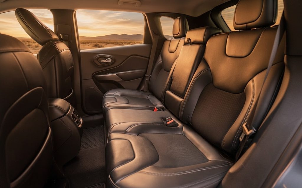 Jeep Cherokee 2025 leather seats and cabin – rental in Dubai