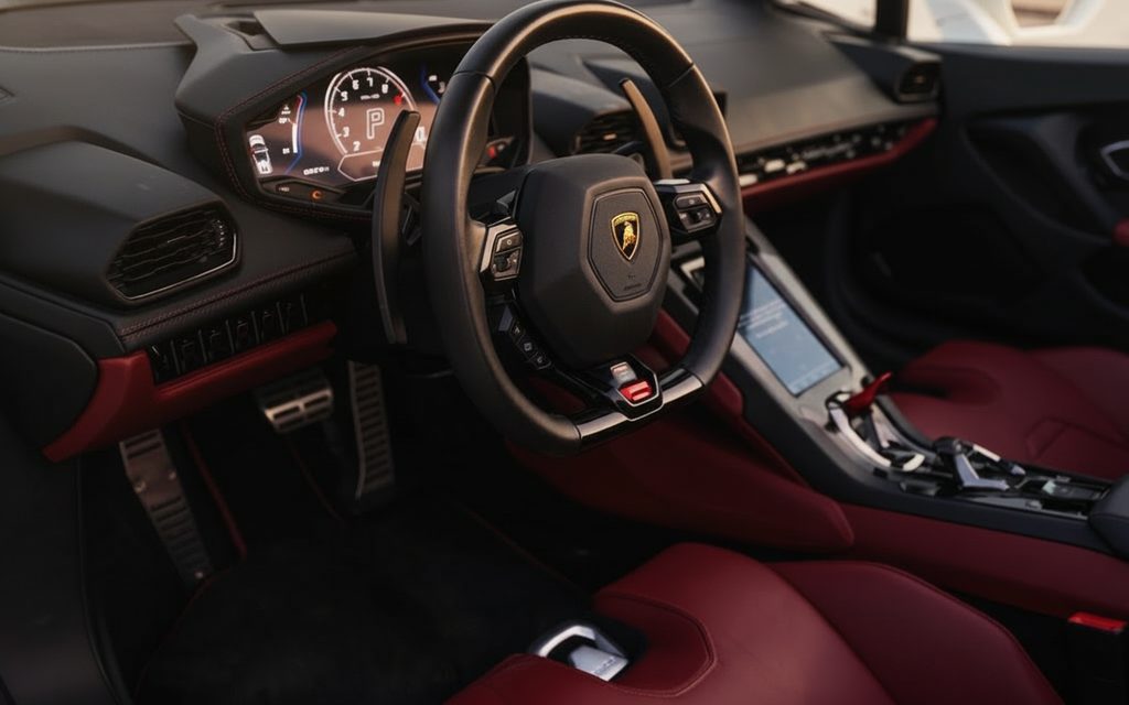 Lamborghini Huracan 2023 interior view showing trim – rental in Dubai