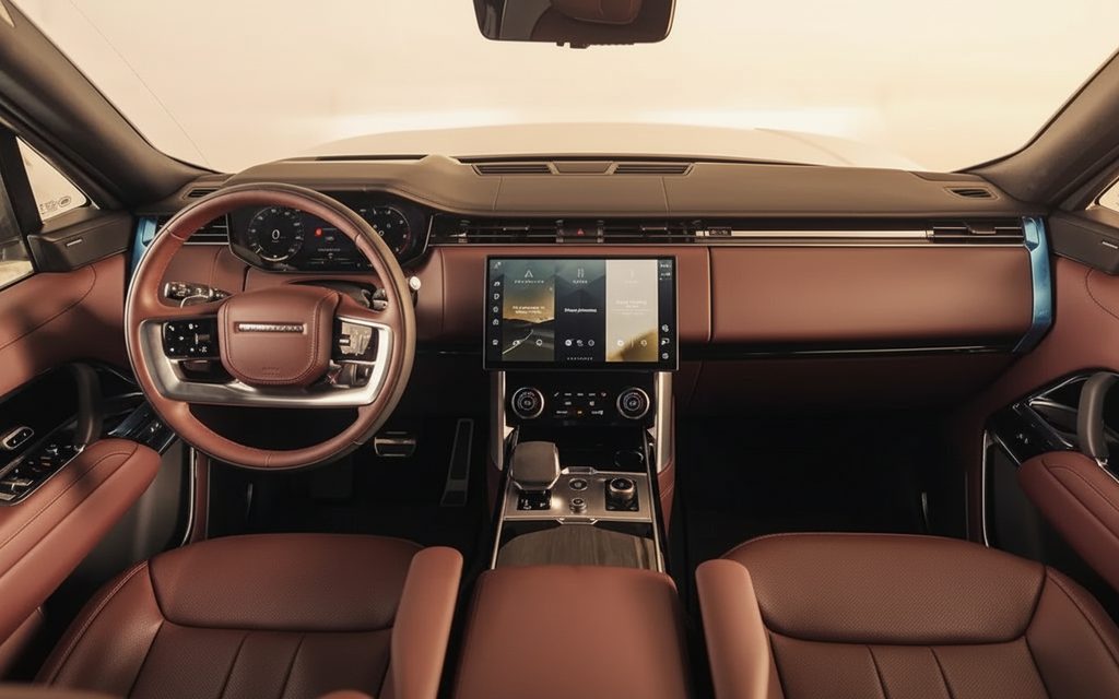 LandRover RangeRoverVogue 2023 interior view showing trim – rental in Dubai