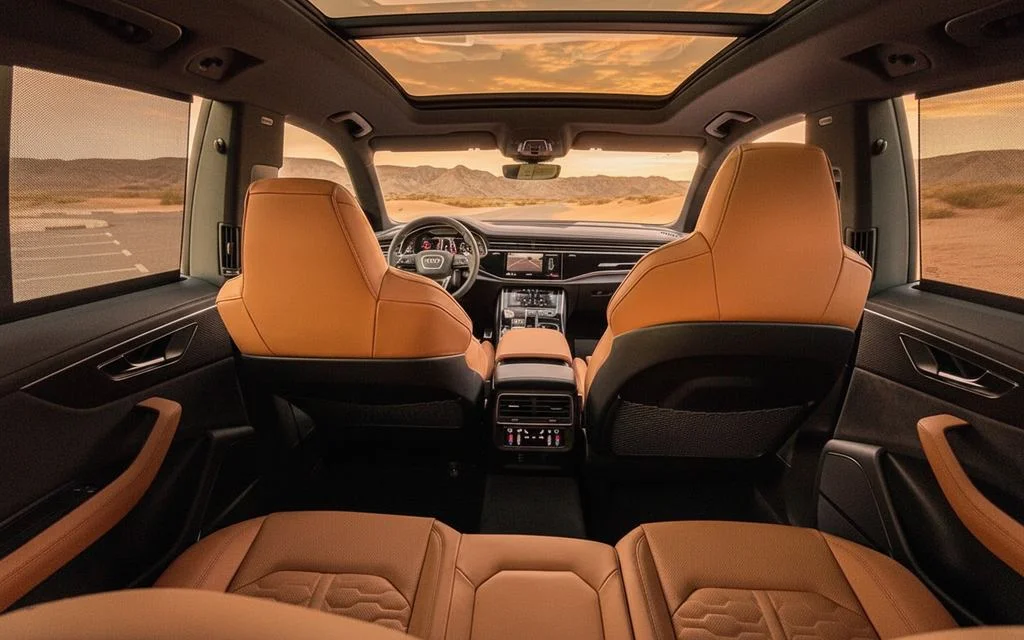 Audi RsQ8 2022 leather seats and cabin