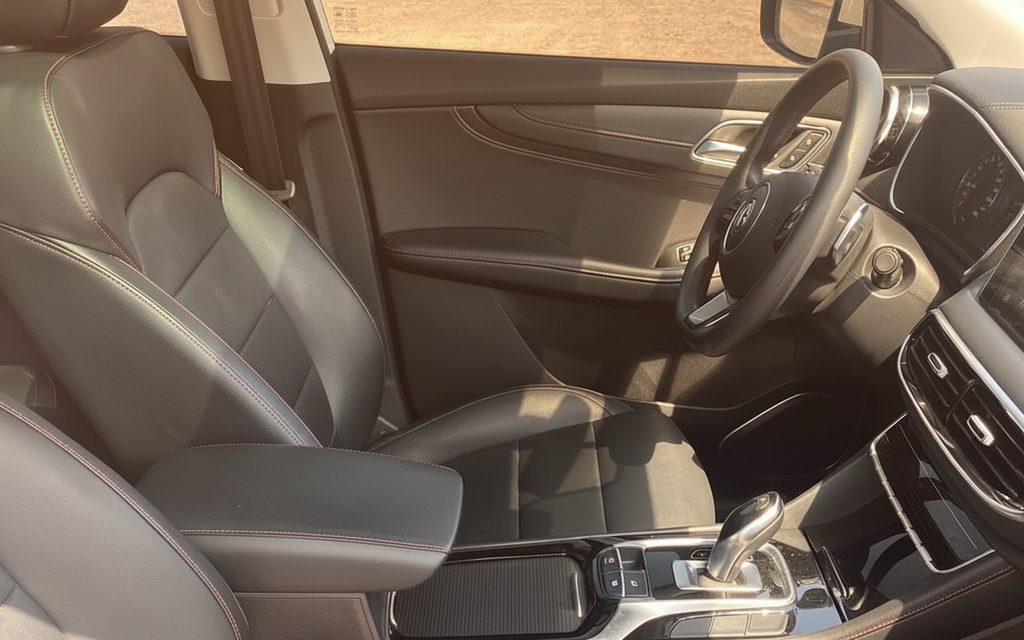 Mg Hs 2020 leather seats and cabin – rental in Dubai