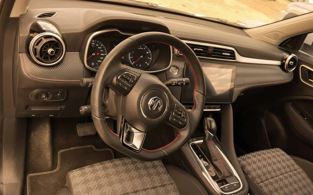 Mg Zs 2023 interior view showing trim – rental in Dubai