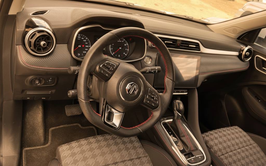 Mg Zs 2023 interior view showing trim – rental in Dubai