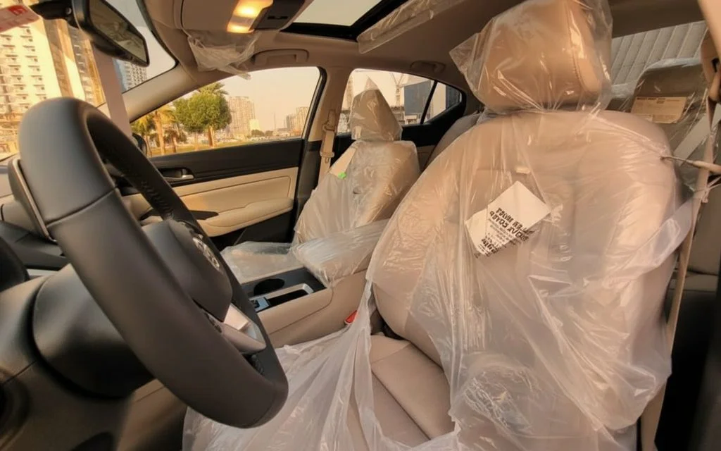 Nissan Altima 2023 leather seats and cabin