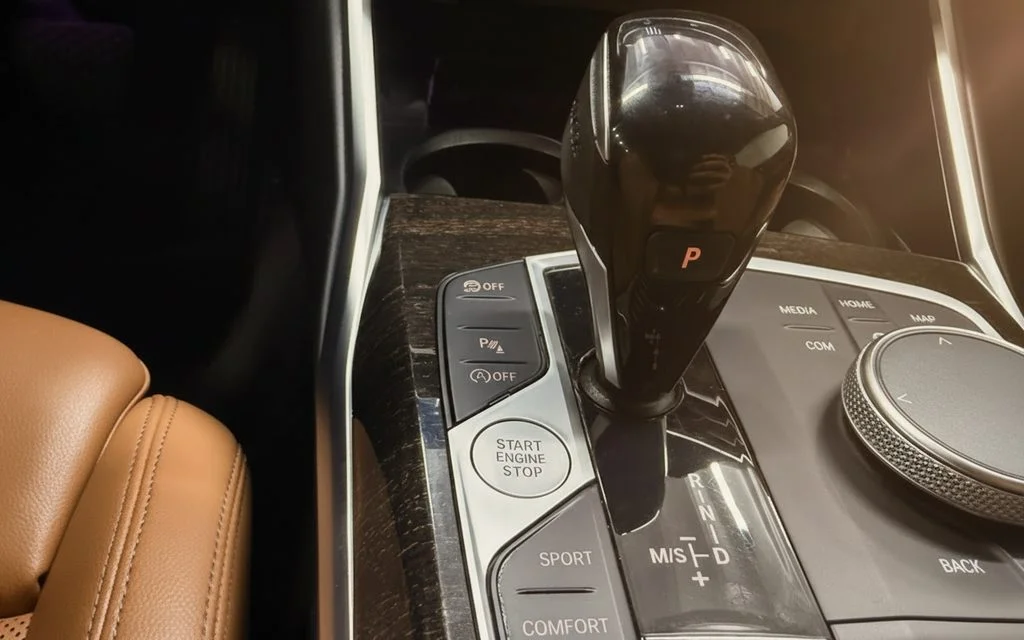 Bmw 430 2023 interior view showing trim – rental in Dubai