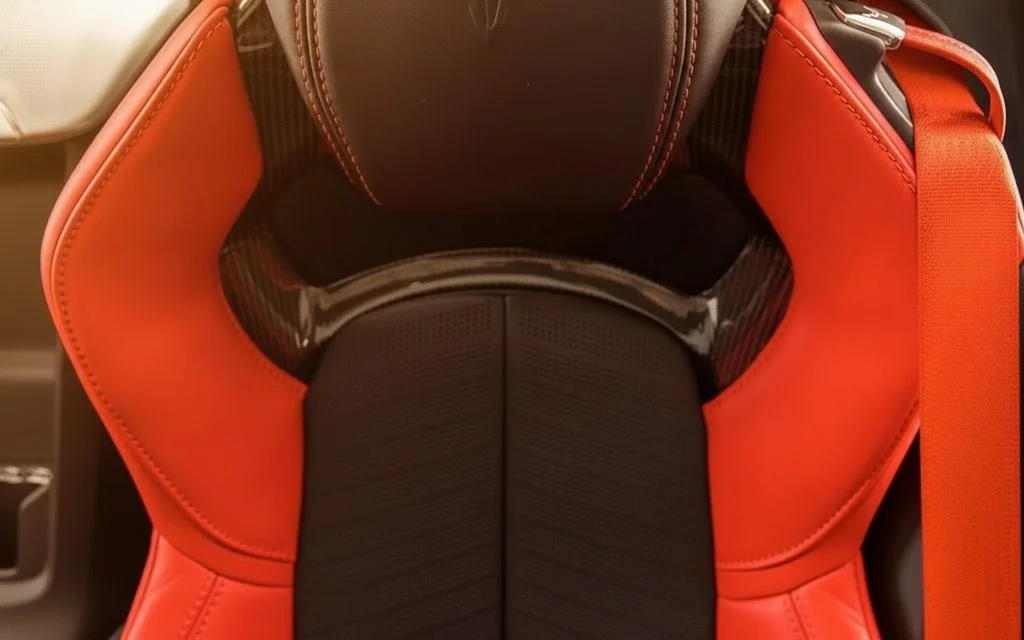 Chevrolet Corvette 2022 leather seats and cabin – rental in Dubai