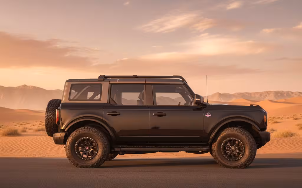 Ford Bronco 2021 Black side profile – rental in Dubai