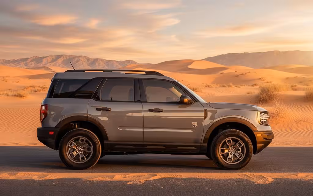 Ford Bronco 2021 Blue side profile – rental in Dubai