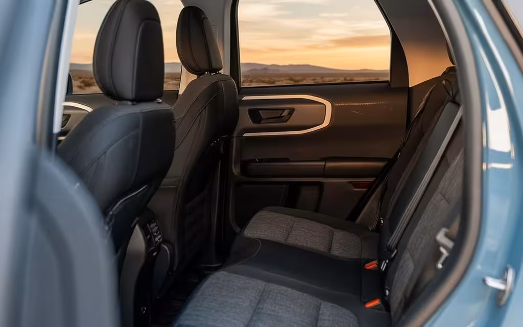 Ford Bronco 2021 leather seats and cabin – rental in Dubai