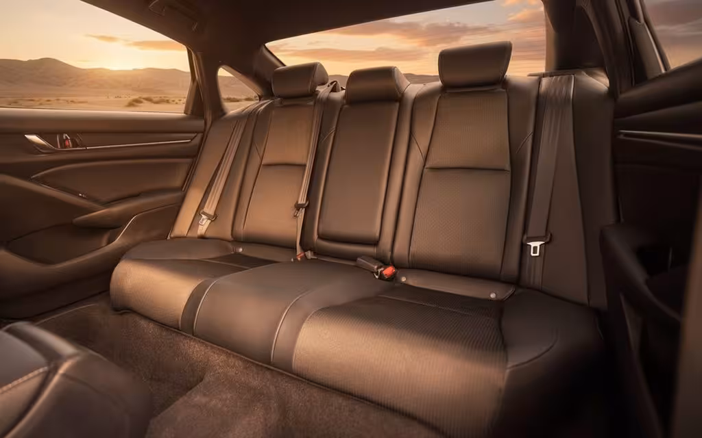 Honda Accord 2022 leather seats and cabin – rental in Dubai