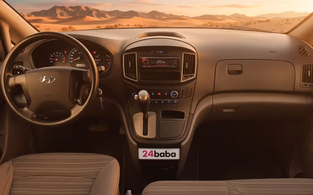 Hyundai H1 2020 dashboard and infotainment – rental in Dubai