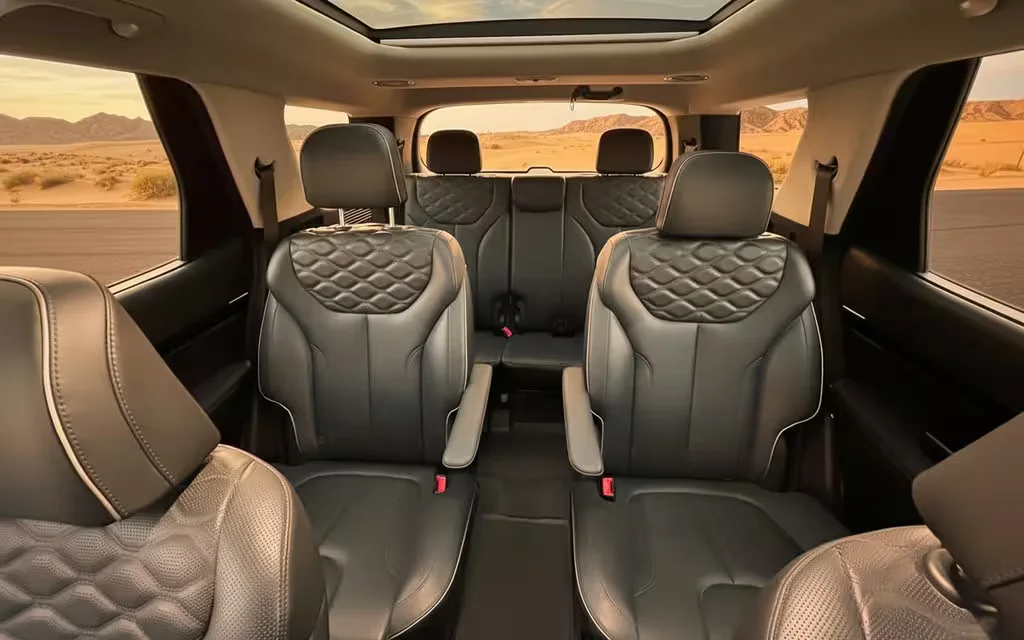 Hyundai Palisade 2021 leather seats and cabin – rental in Dubai