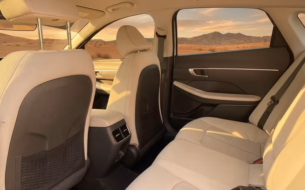 Hyundai Sonata 2020 leather seats and cabin – rental in Dubai