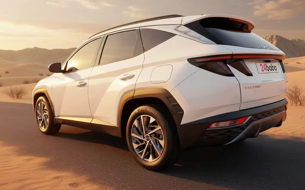 Hyundai Tucson 2022 White rear view showing taillights