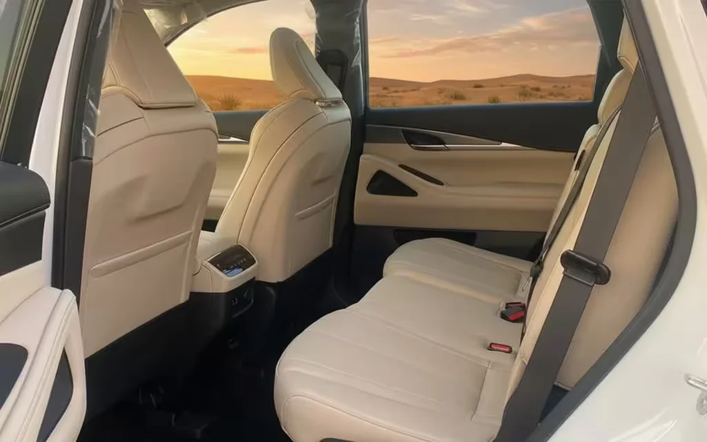 Infiniti Qx60 2023 leather seats and cabin – rental in Dubai
