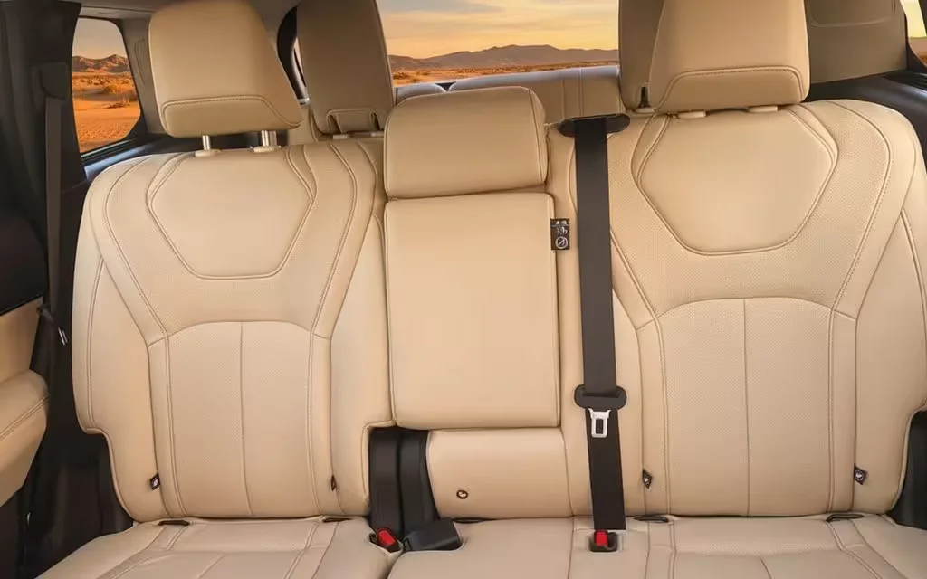 Infiniti Qx60 2023 leather seats and cabin – rental in Dubai