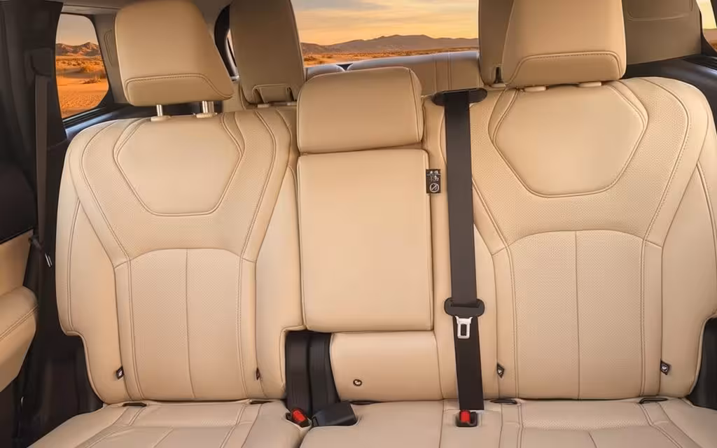 Infiniti Qx60 2023 leather seats and cabin – rental in Dubai