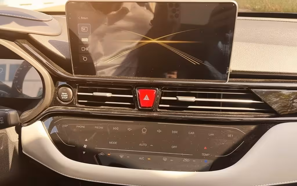 Jac Js4 2025 interior view showing trim – rental in Dubai