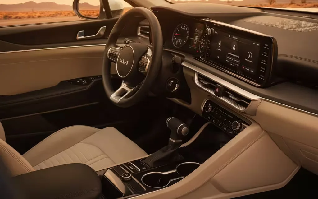 Kia K5 2022 dashboard and infotainment