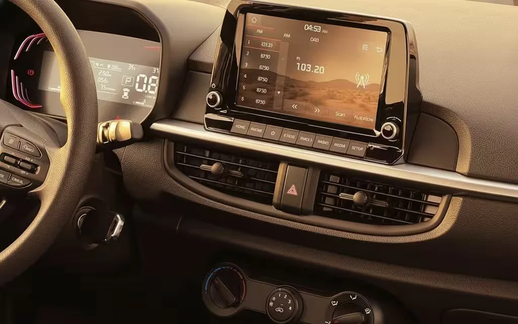 Kia Picanto 2024 dashboard and infotainment
