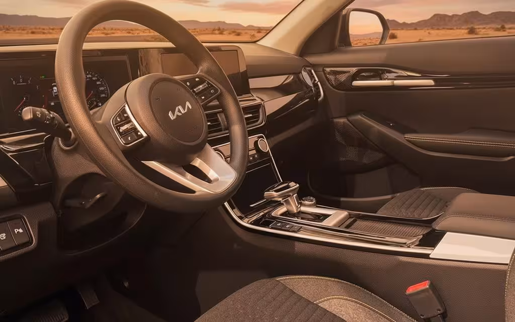 Kia Seltos 2025 dashboard and infotainment