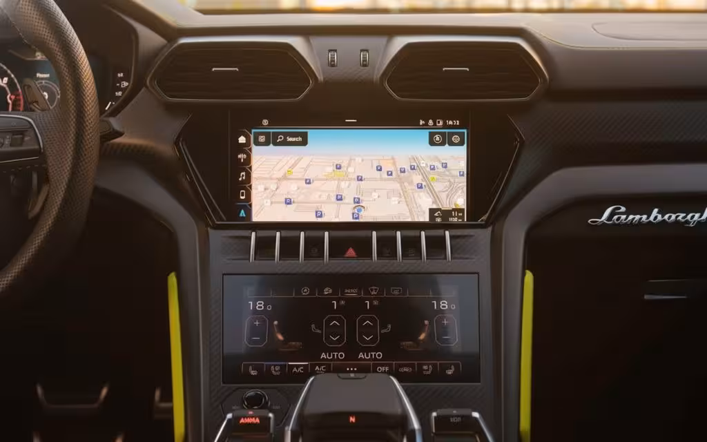Lamborghini Urus 2022 interior view showing trim – rental in Dubai