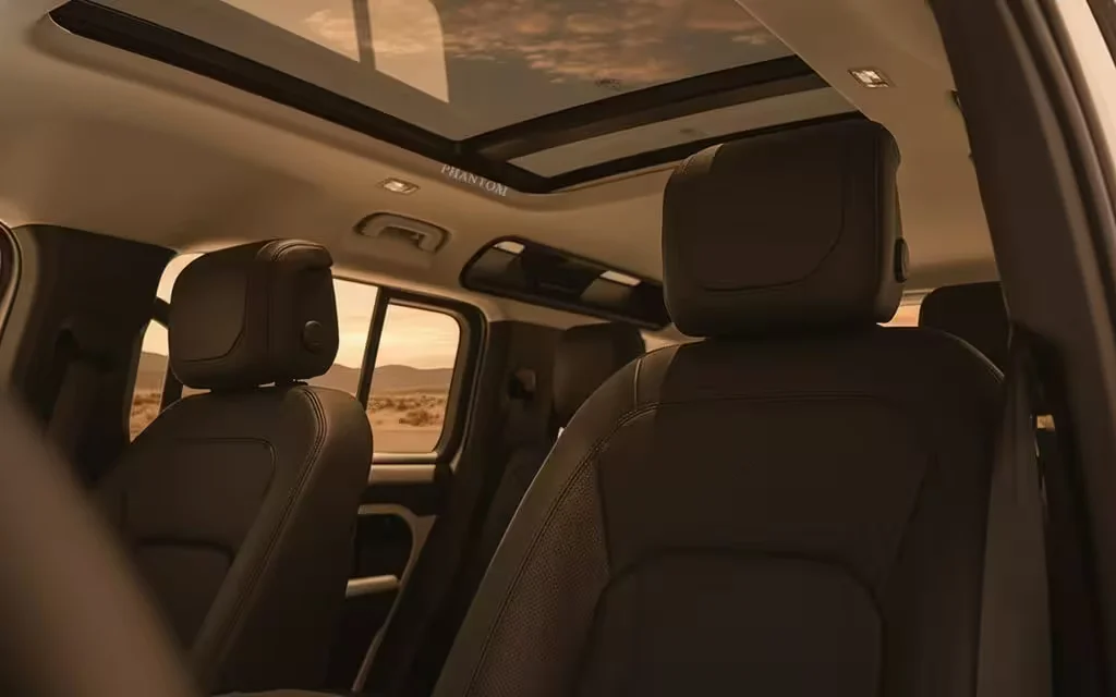 LandRover Defender 2023 leather seats and cabin – rental in Dubai