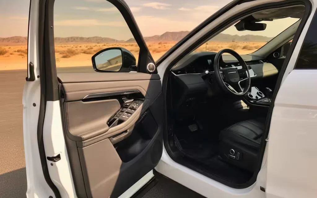 LandRover RangeRoverEvoque 202 interior view showing trim – rental in Dubai