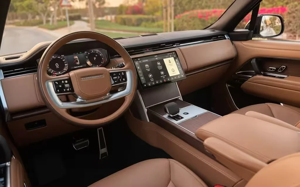 LandRover RangeRoverVogue 2025 interior view showing trim – rental in Dubai