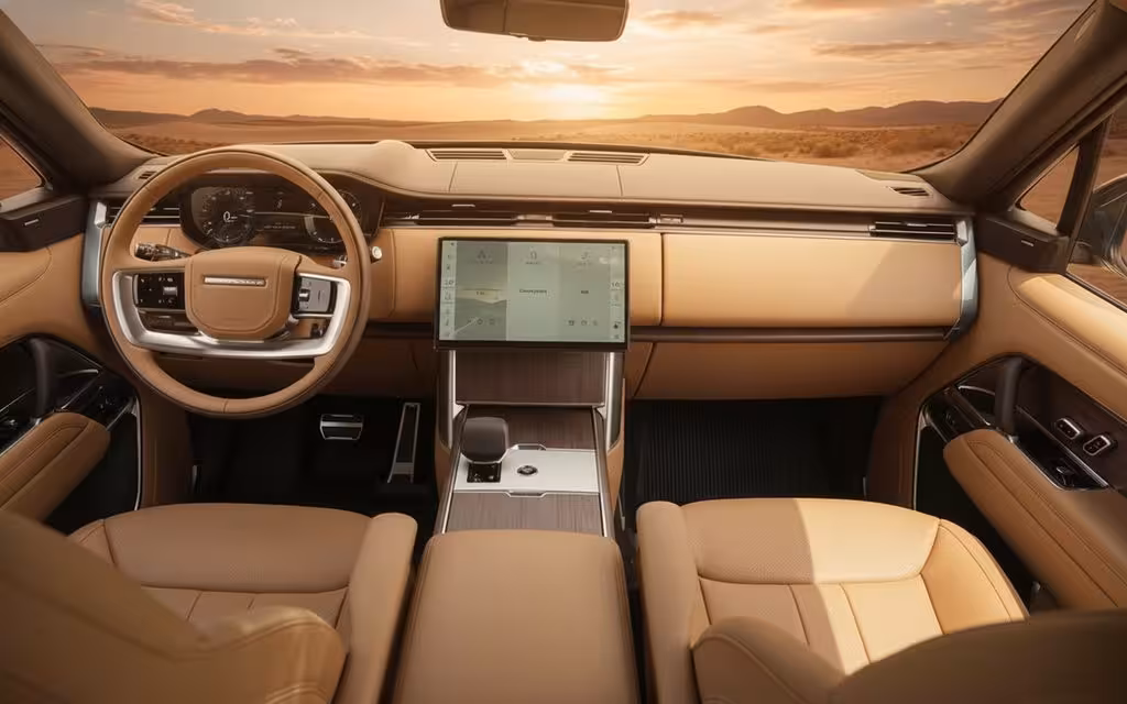 LandRover RangeRoverVogue 2025 dashboard and infotainment – rental in Dubai