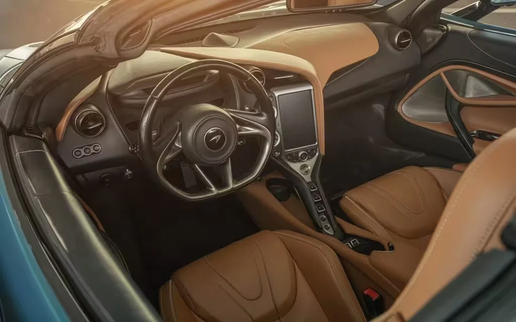 Mclaren 720S 2021 interior view showing trim – rental in Dubai