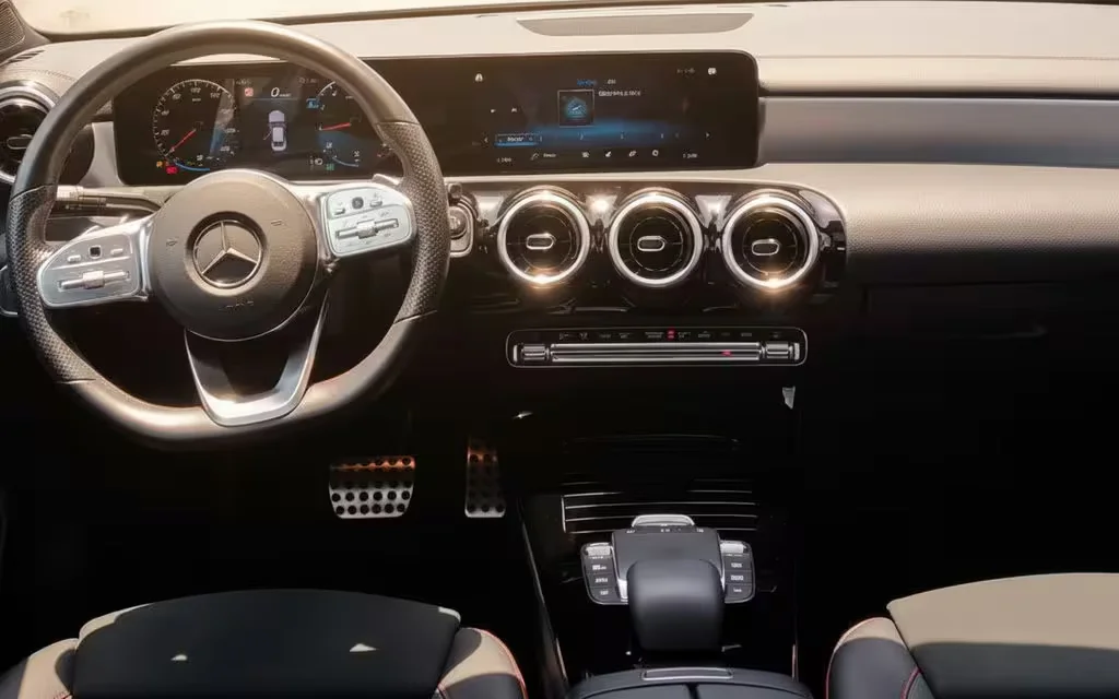 Mercedes Cla200 2022 dashboard and infotainment