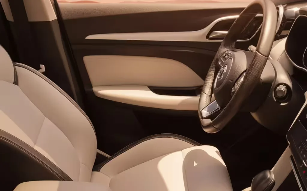 Mg Zs 2023 leather seats and cabin – rental in Dubai