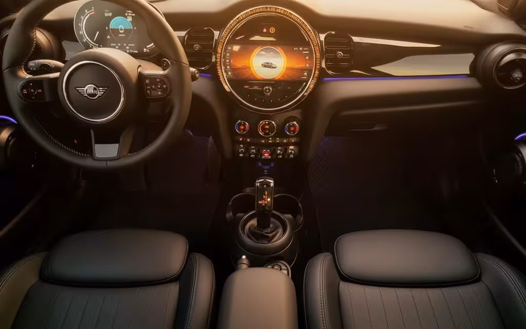 Mini Countryman 2025 interior view showing trim – rental in Dubai