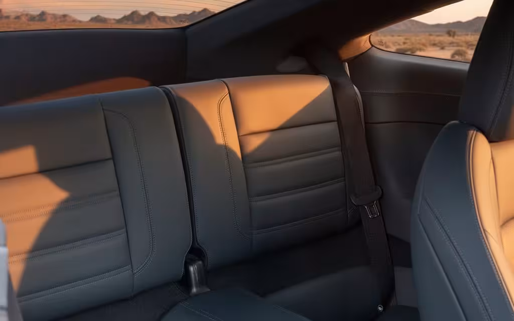 Porsche 911 2021 leather seats and cabin – rental in Dubai