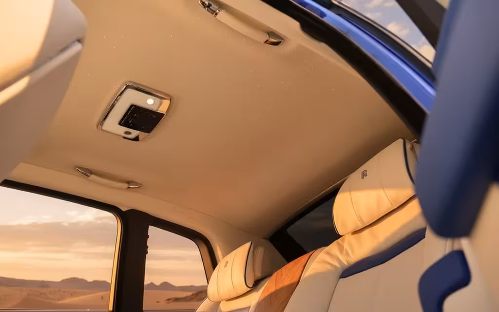 RollsRoyce Cullinan 2022 interior view showing trim – rental in Dubai