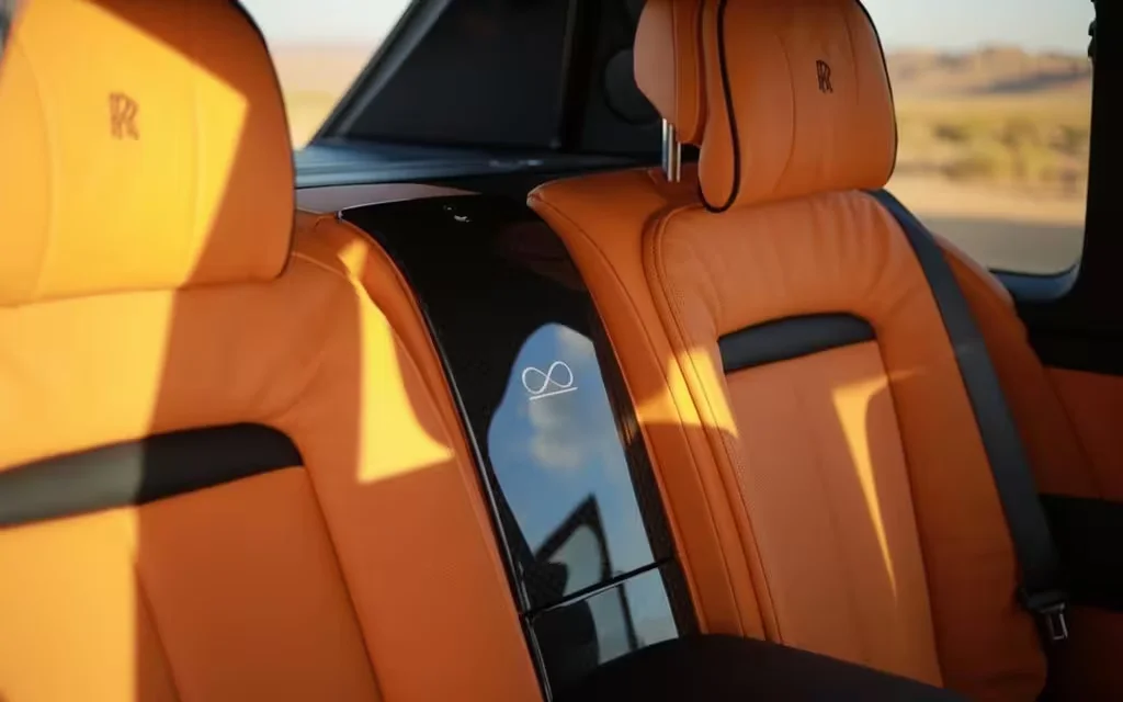 RollsRoyce Cullinan 2022 leather seats and cabin – rental in Dubai