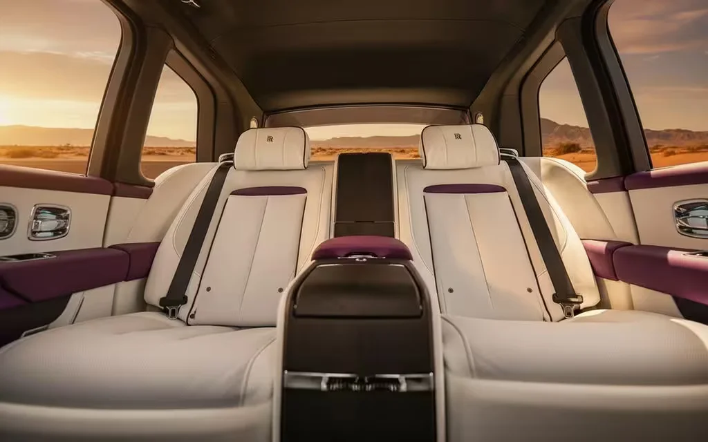 RollsRoyce Cullinan 2023 leather seats and cabin – rental in Dubai