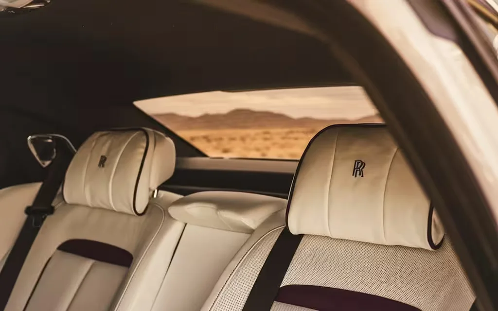 RollsRoyce Ghost 2023 leather seats and cabin – rental in Dubai