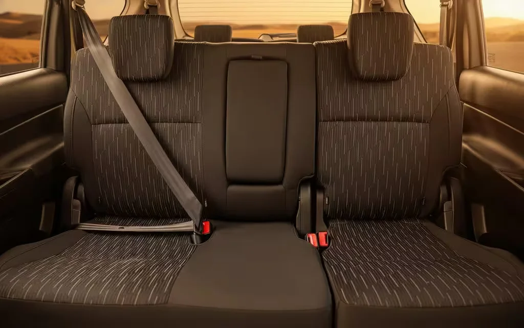 Suzuki Ertiga 2023 leather seats and cabin – rental in Dubai