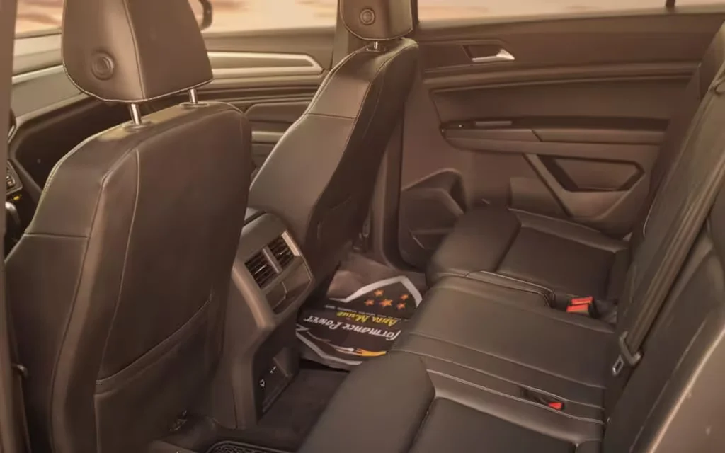 Volkswagen Atlas 2020 leather seats and cabin – rental in Dubai