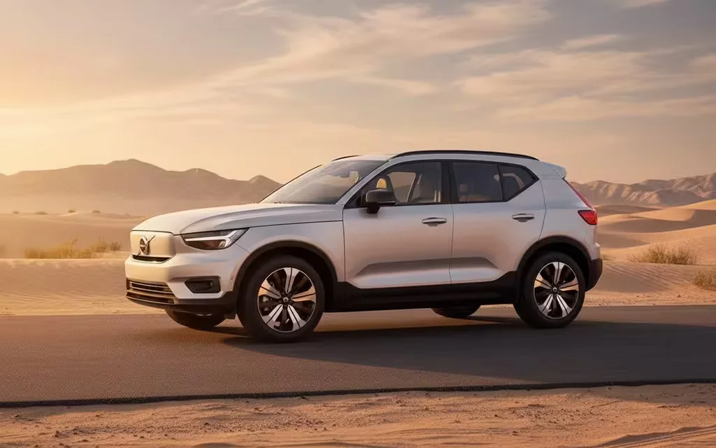 Volvo Xc40 2023 Grey side profile – rental in Dubai